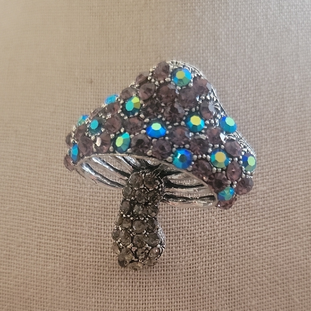 Cottagecore Sparkling Mushroom Brooch
